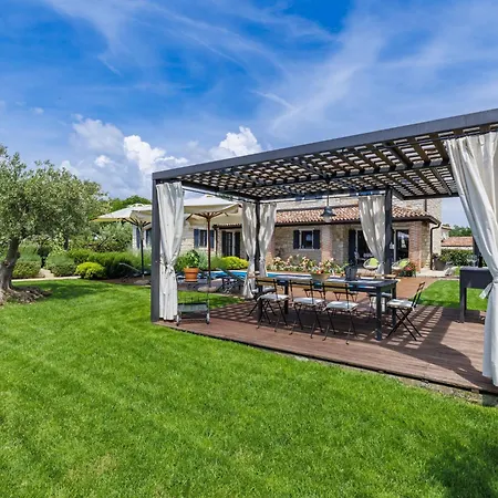 Noce By Interhome Casa vacanze Višnjan