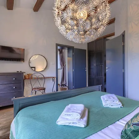 Noce By Interhome Visnjan
