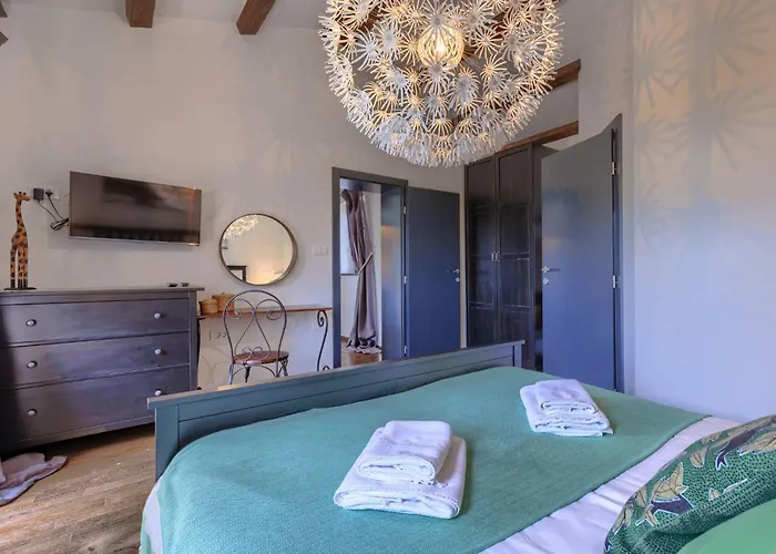 Noce By Interhome Višnjan