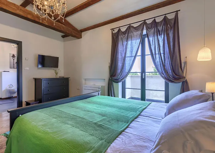 Noce By Interhome Višnjan