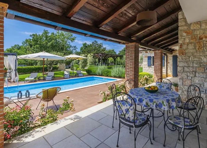 Noce By Interhome Višnjan